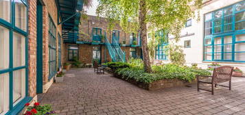 Mews house to rent in New Wharf Road, King's Cross, London N1