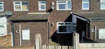 Town house to rent in Willow Close, Leeds LS4