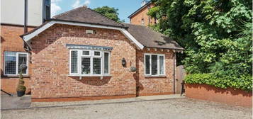 2 bedroom ground maisonette for sale