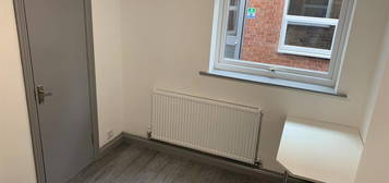 3 bed flat to rent