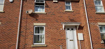 4 bedroom terraced house to rent