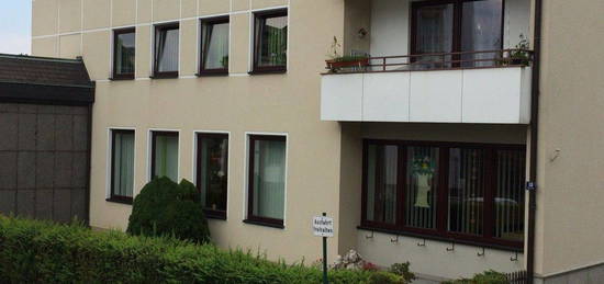 Attraktive 3-Zimmer-DG-Wohnung mit  EBK in Münchberg