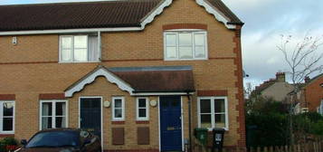 3 bed semi-detached house to rent