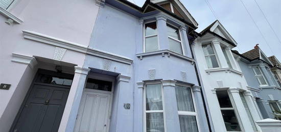 Maisonette to rent in Ruskin Road, Hove BN3