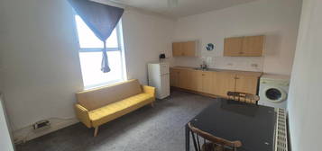 Flat to rent in Pershore Road, Birmingham B30