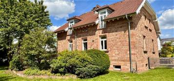 KL-Dansenberg - Stilvolles Anwesen mit großzügigem Garten, 2 Carports & Einbauküche in ruhiger Lage