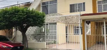 Casa en Venta en Jardines de La Cruz