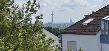 Exklusive Wohnoase mit Skyline-Blick – Wohnen und Arbeiten in perfekter Harmonie