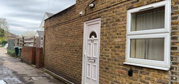 1 bedroom ground floor flat