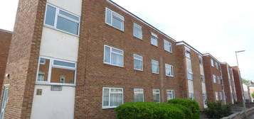 Flat to rent in South Street, Banbury OX16