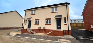 3 bed semi-detached house for sale