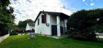 Villa unifamiliare via Monte Cervino 8, Centro, San Genesio ed Uniti