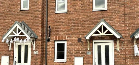 Town house to rent in Grebe Mews, Scunthorpe DN16