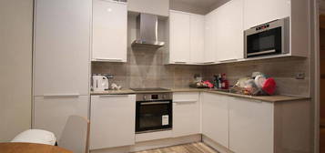 3 bedroom flat to rent