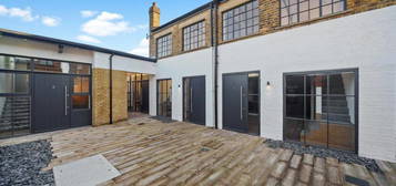 1 bedroom mews house