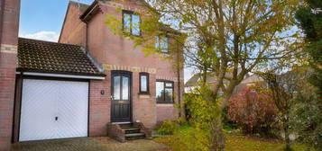 3 bed link detached house for sale