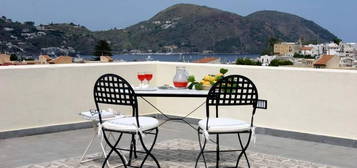 Panoramica Villa Liberty nel Centro di Lipari