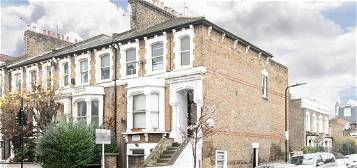 Flat to rent in Albion Road, London N16