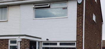 2 bed semi-detached house to rent