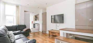 Maisonette to rent in Warwick Street, Heaton, Newcastle Upon Tyne NE6