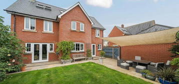 5 bedroom detached house for sale