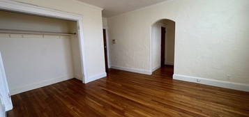 15 Governors Ave Apt 6, Medford, MA 02155