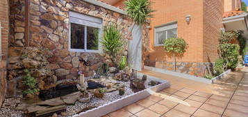 Chalet pareado en venta en Rivas Futura