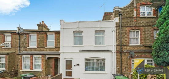 5 bedroom terraced house