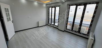 GÖL MANZARALI EBEVYN BANYOLU 2+1 90 M2 DAİRELER