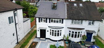 4 bedroom semi-detached house for sale