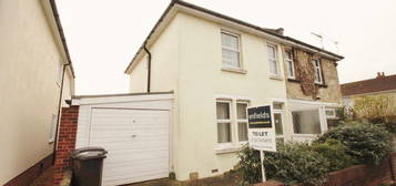 4 bed semi-detached house to rent