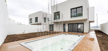 Moradia T5 com Piscina |Loures |Lisboa