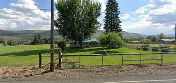 22400 Ahtanum Rd, Yakima, WA 98903