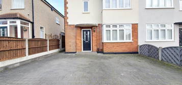 3 bedroom semi-detached house to rent