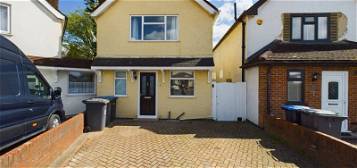 Detached house to rent in Chestnut Close, Addlestone, Surrey KT15