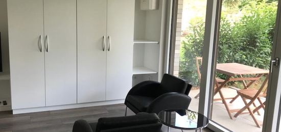 Möbliertes 1-Zimmer-Business-Apartment mit Terrasse/Garten, S-Gänsheide