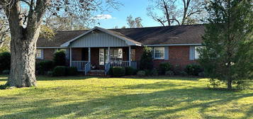 414 Center St, Alapaha, GA 31622