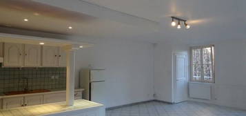 Appartement  à louer, 2 pièces, 1 chambre, 68 m²