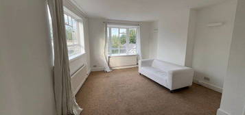 3 bed flat to rent