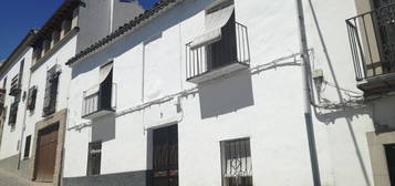 Chalet adosado en venta en cuesta Merced