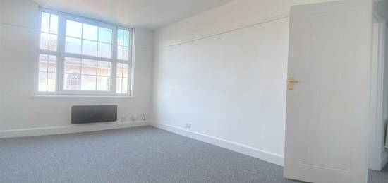 Flat for sale in Union Street, Luton LU1