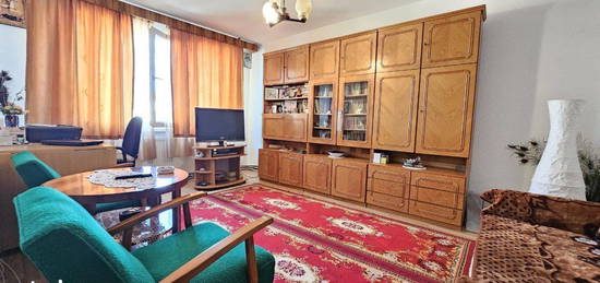 Apartament cu 3 camere, decomandat, 75 mp, str. Tineretului