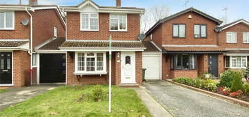 3 bedroom link detached house for sale