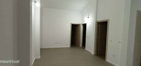 Apartamento/andar moradia T2 - aluguer de quarto ou inteiro