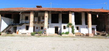 Casale/cascina in vendita in strada dei Curetti, 17