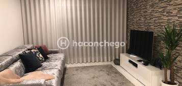 Apartamento T2 remodelado com terraço para arrendar em Arcozelo Barcel