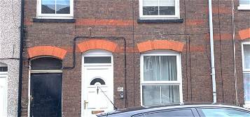 Terraced house to rent in Buxton Road, Luton LU1