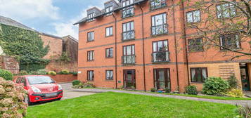 2 bedroom ground floor flat for sale