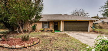 127 Dunn St, Red Oak, TX 75154