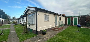 Mobile/park home for sale in Fowley Mead Park, Longcroft Drive, Waltham Cross EN8